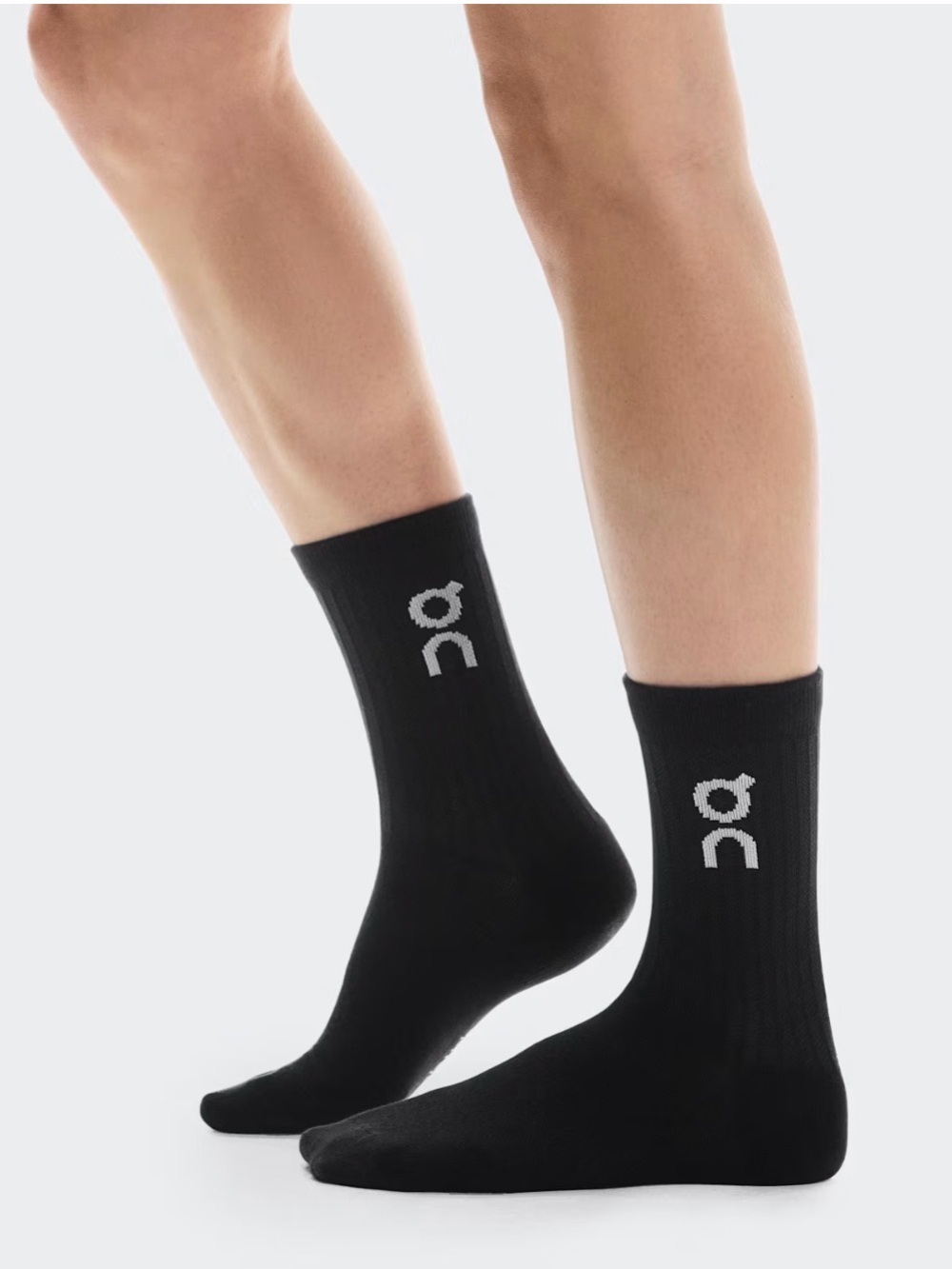 On Running on cloud PACK OF 3 PAIRS Black Athletic Logo Socks - Picture 2 of 5